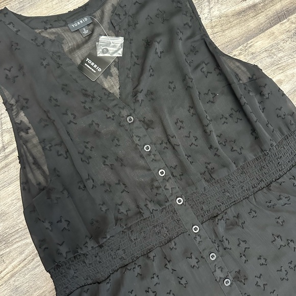 Brand new torrid black star blouse - Picture 2 of 7